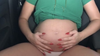 9. Monat schwanger und geil in der Waschstraße