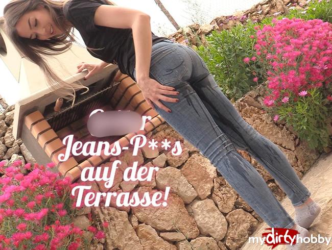 Geiler Jeans-Piss auf der Terrasse!