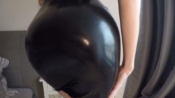 MEIN ERSTER SEX IN LATEX! 100% AMATEUR!
