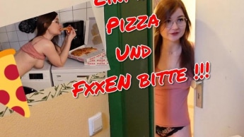 Einmal Pizza und Ficken Bitte!!! Geile Sperma Soße auf der Pizza