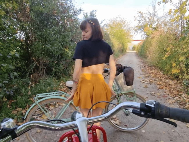 UNCUT – Fahrrad Fick Tour mit meiner Freundin !