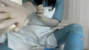Geile Latex Gummi Ärztin Krankenschwester …lust auf Untersuchung?