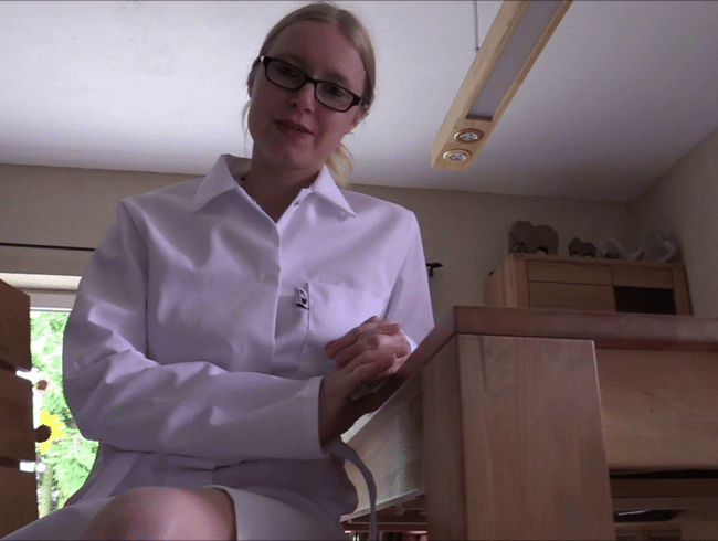 Doktor Anni bittet zur Mini-Schwanz Untersuchung – SPH
