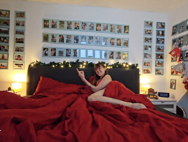 Weihnachtlicher Kuschelsex im Bett !