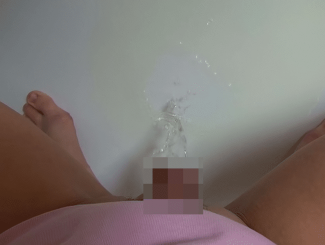 Die ‚dicke Emma‘ – POV-Piss in die Dusche