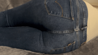 Couch Geflüster – Entspannt in die Jeans gepisst