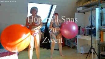 Hüpfball Spaß zu zweit